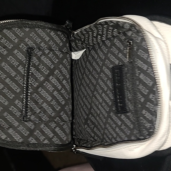 Steve Madden Sling backpack - Picture 5 of 9